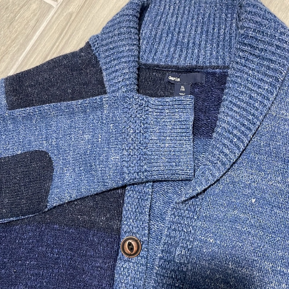 Boys XL (12) GAP Cardigan - Picture 2 of 3